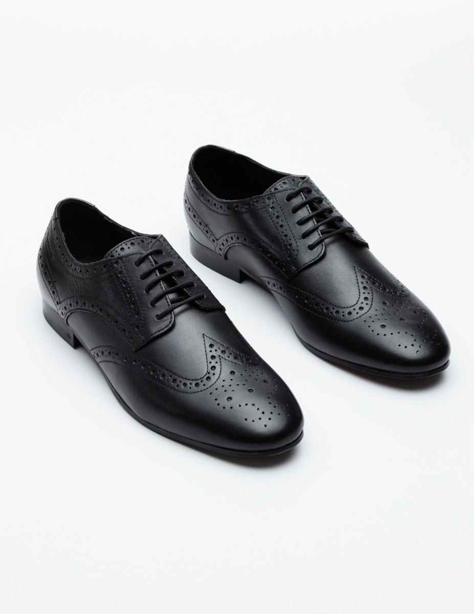 Brogue shoes in Black leather