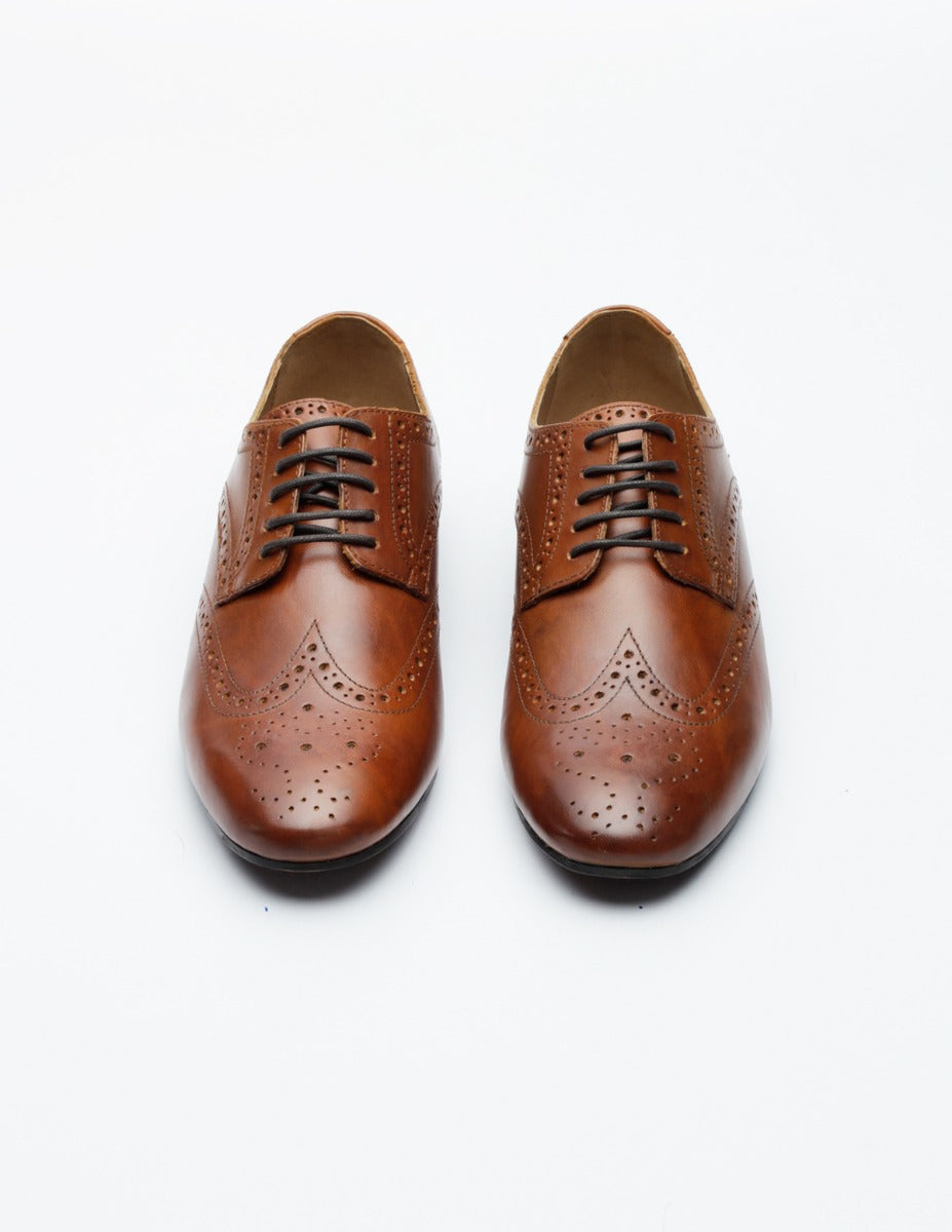 Brogue shoes in Tan leather