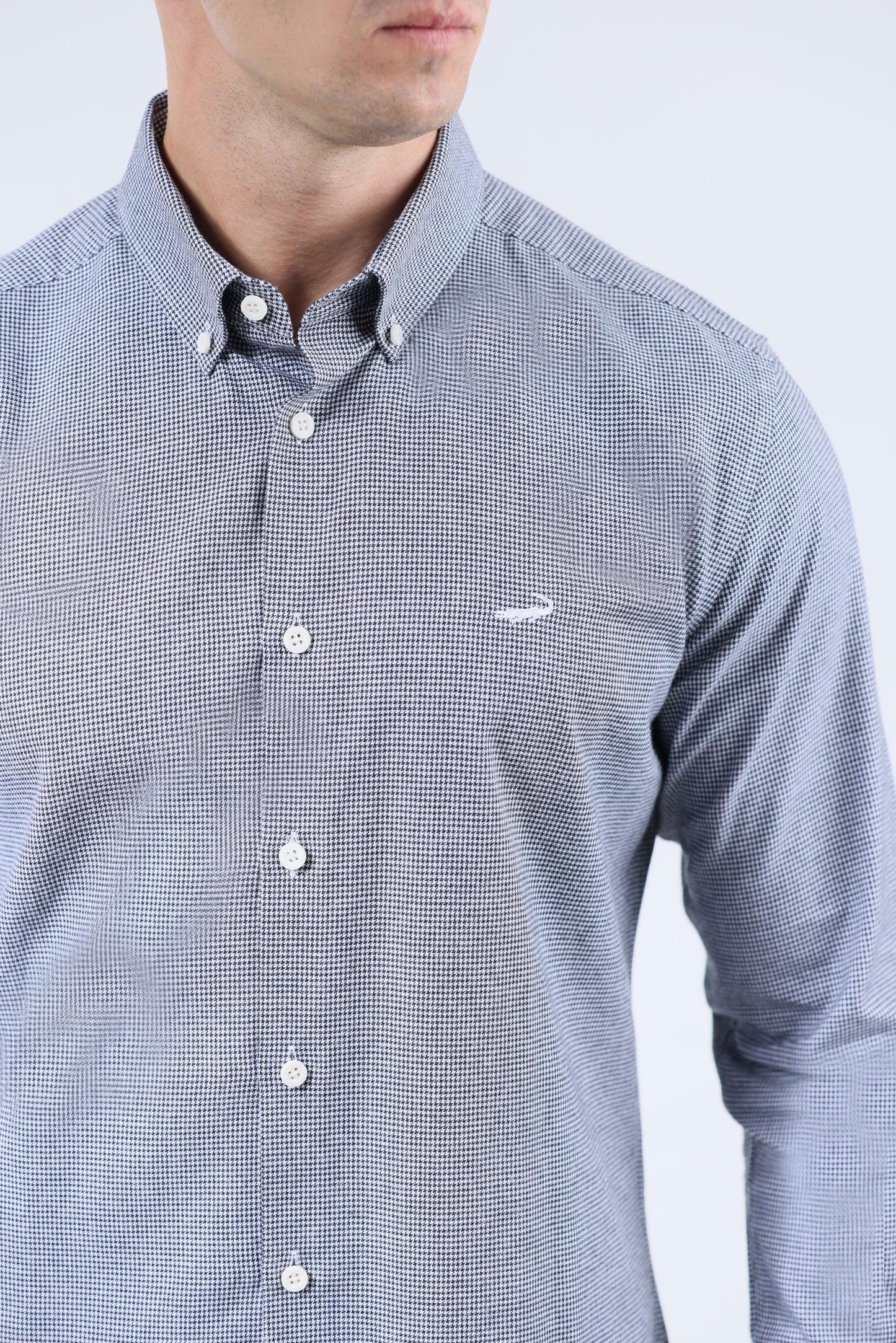 CROCODILE MEN SEMI CASUAL SLIM FIT FS SHIRT-BLACK