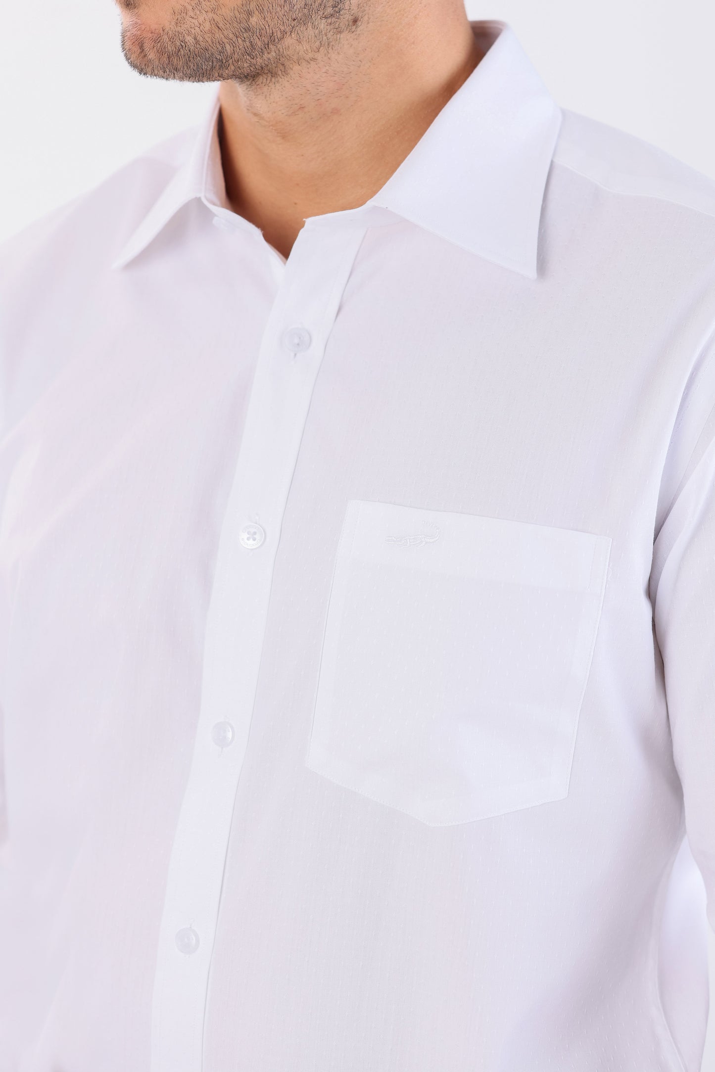 Crocodile Seasonal Formal Plain Slim Fit-Snow White