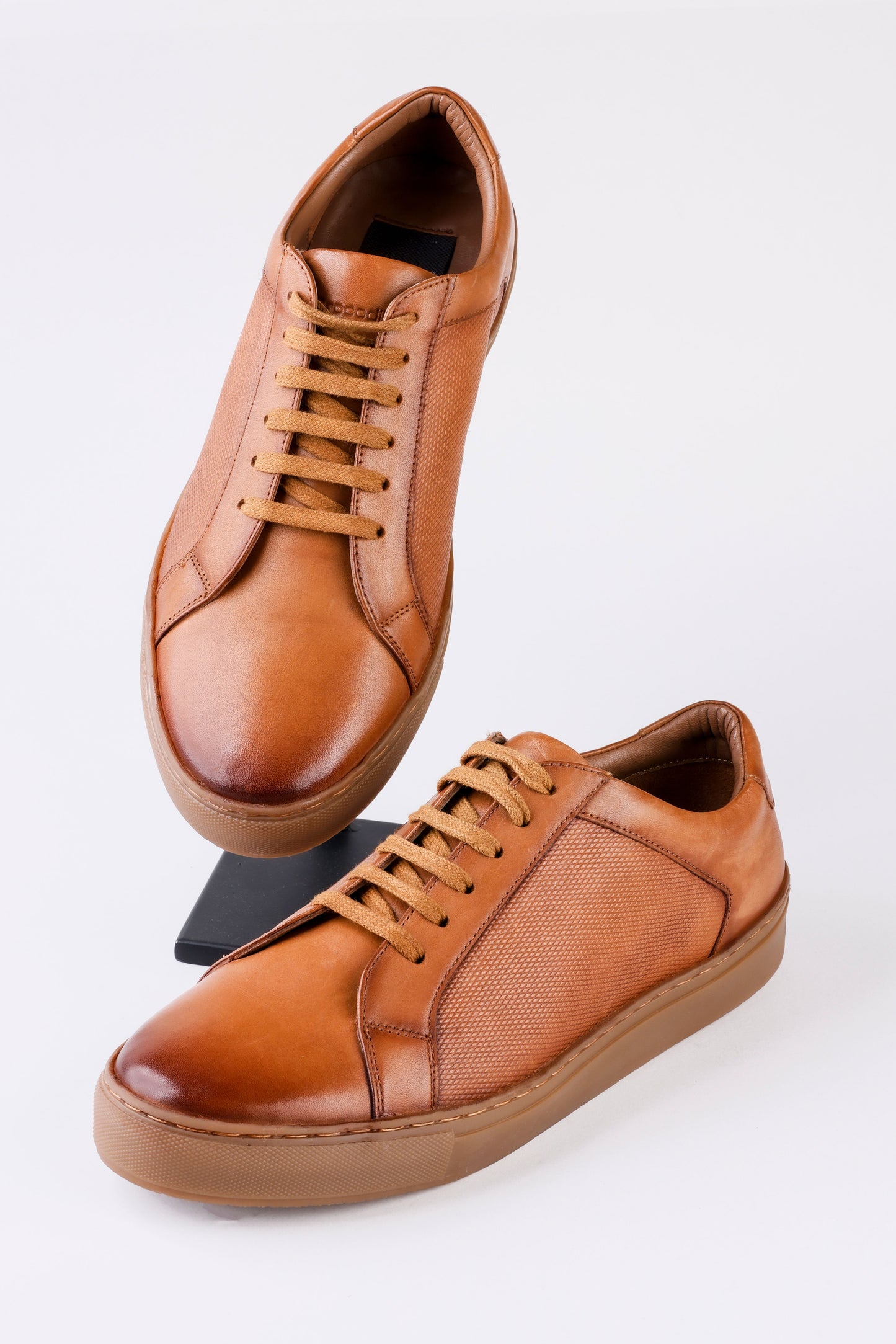Sneaker - Tan